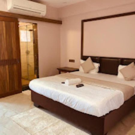 Hotel Radhe Ānand Dış mekan fotoğraf