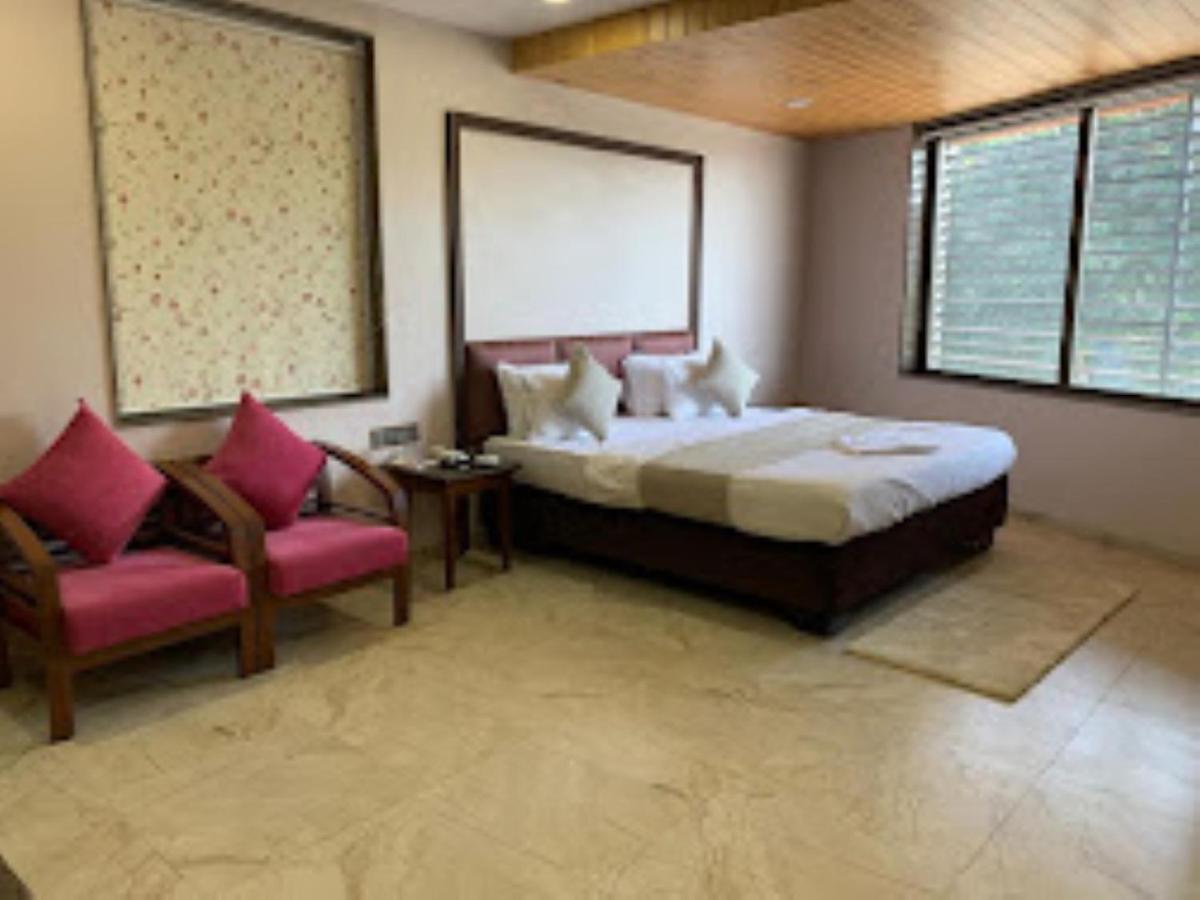 Hotel Radhe Ānand Dış mekan fotoğraf